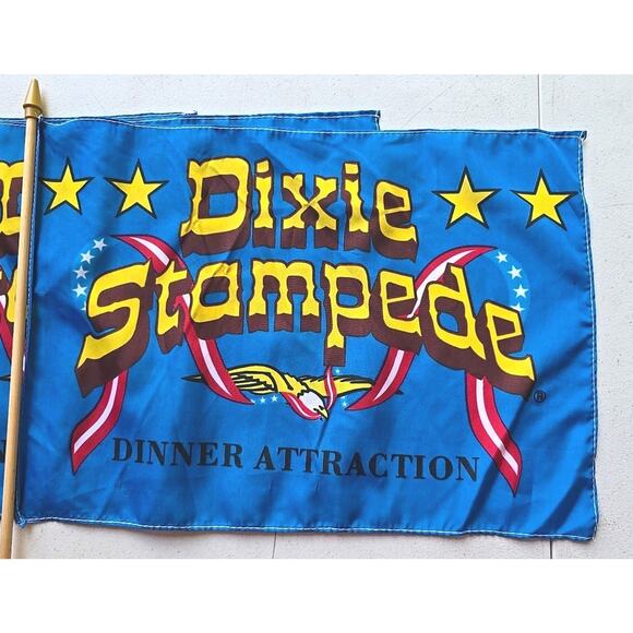 Dolly Parton\'s Dixie Stampede Dinner Show Attraction Blue Flag 17\